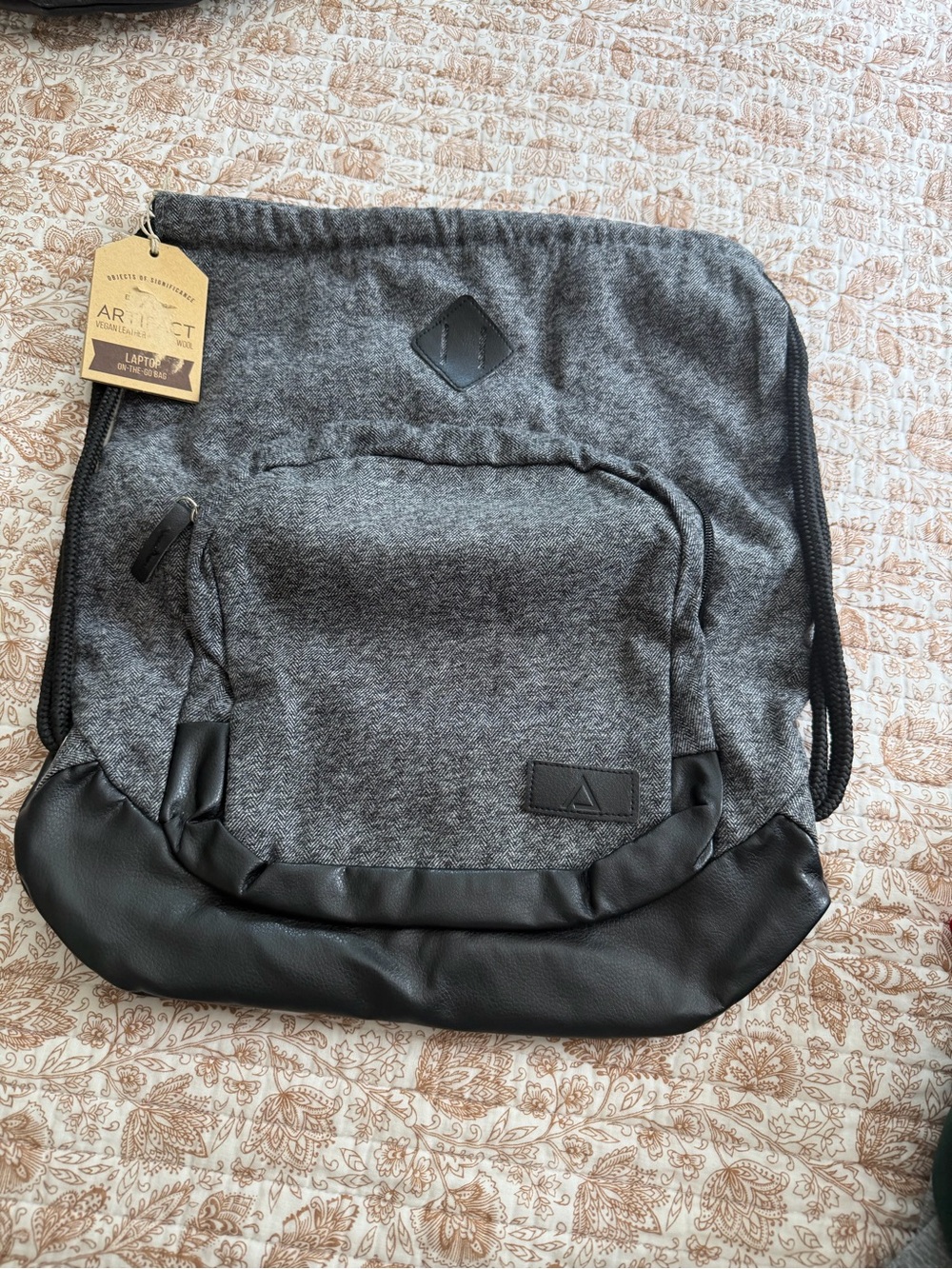 Men's Gray Drawstring Backpack with Black Trim new with tag